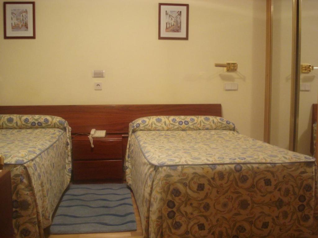Hotel Isabel Briviesca Ruang foto